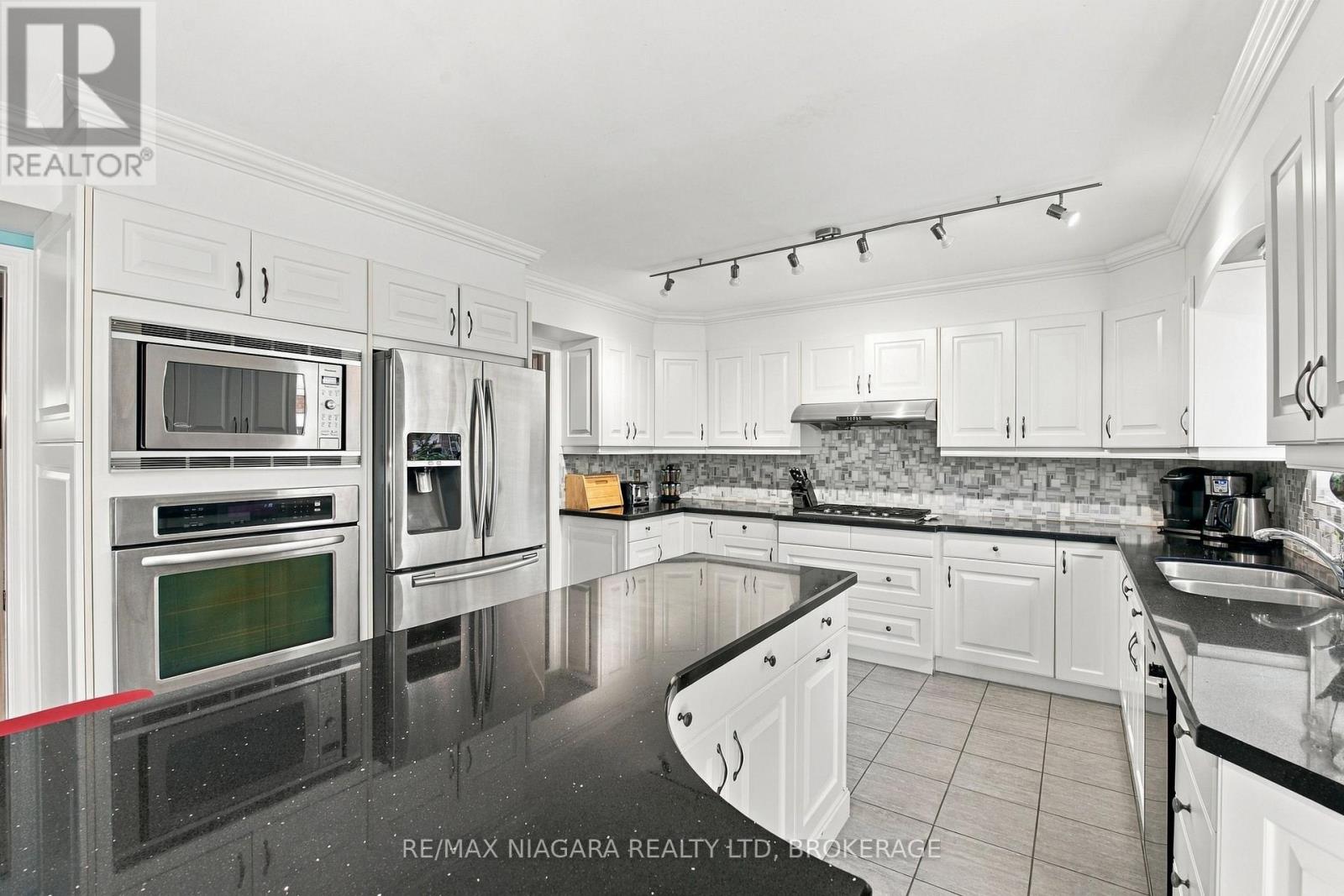 1302 Four Mile Creek Road, Niagara-On-The-Lake, Ontario  L0S 1J0 - Photo 14 - X13841658