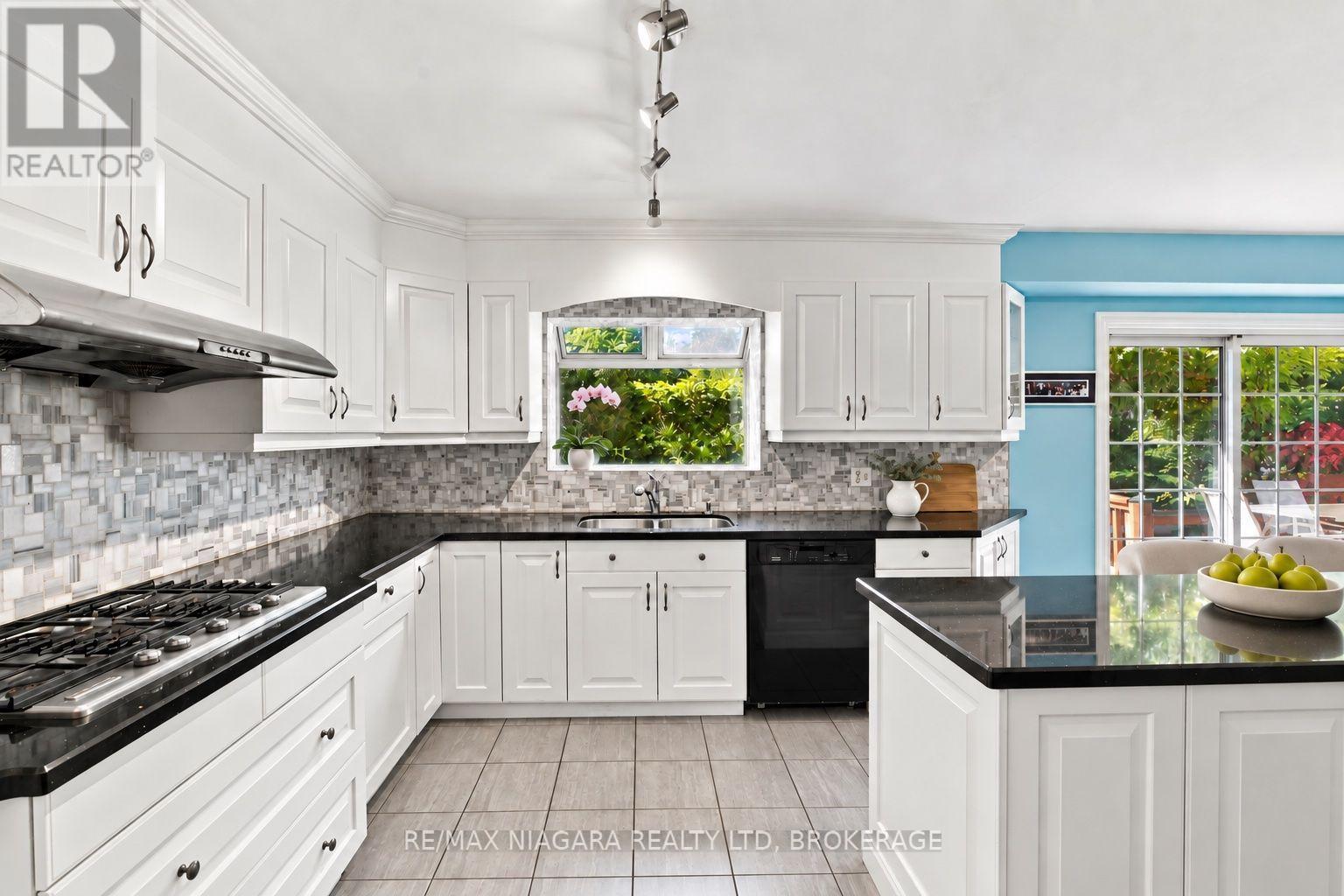 1302 Four Mile Creek Road, Niagara-On-The-Lake, Ontario  L0S 1J0 - Photo 19 - X13841658