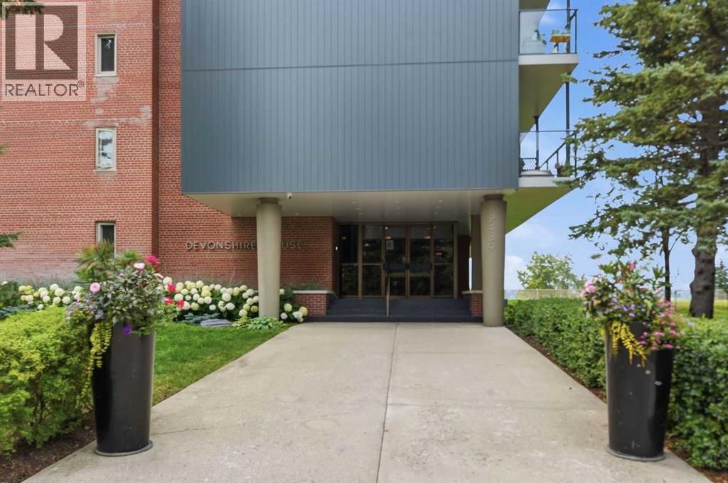 203/204, 3339 Rideau Place SW
