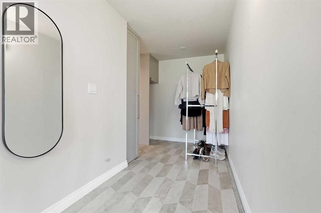 203/204, 3339 Rideau Place SW
