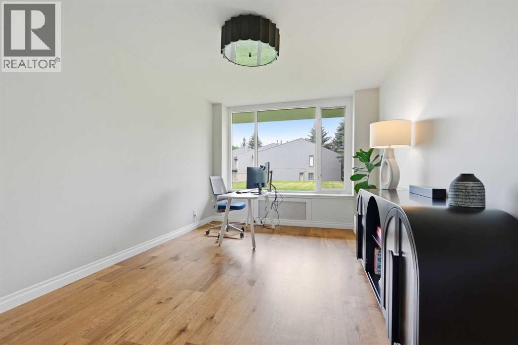 203/204, 3339 Rideau Place SW