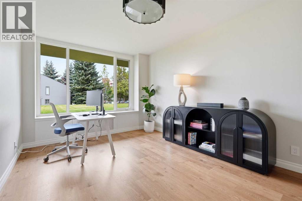 203/204, 3339 Rideau Place SW