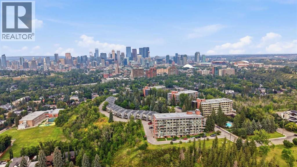 203/204, 3339 Rideau Place SW