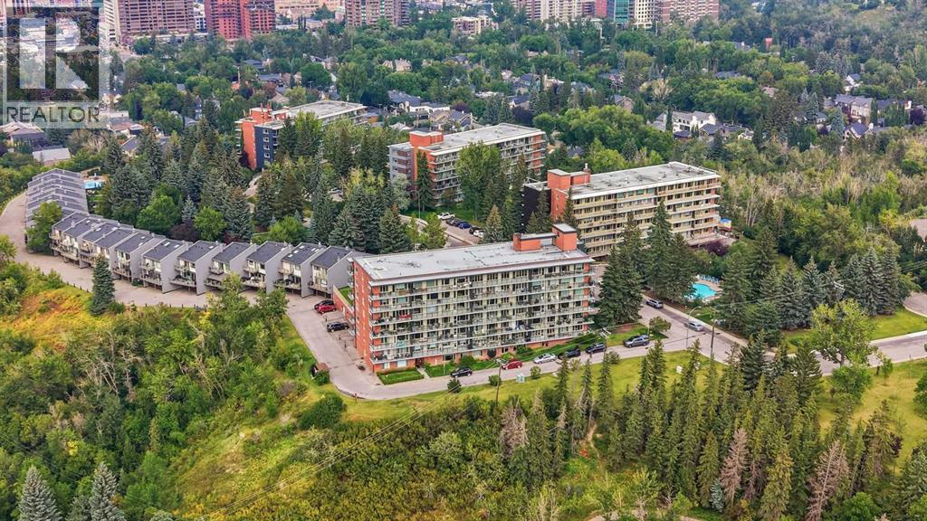 203/204, 3339 Rideau Place SW