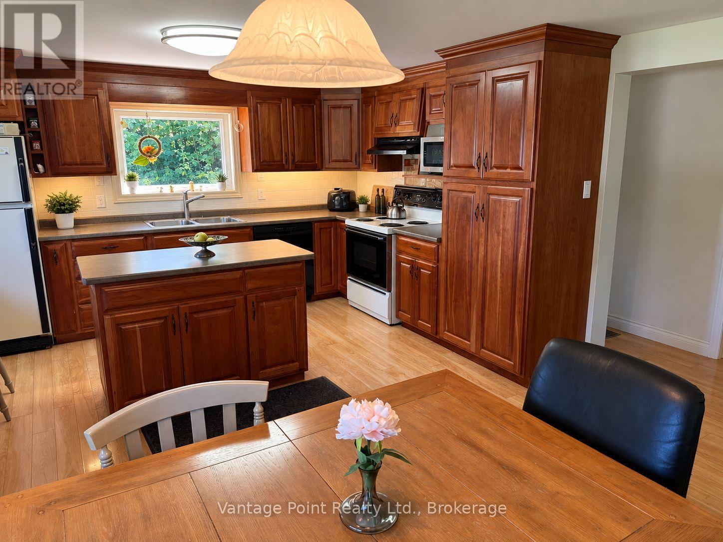 317048 6 & 10 Highway, Chatsworth, Ontario  N0H 1G0 - Photo 13 - X13841728