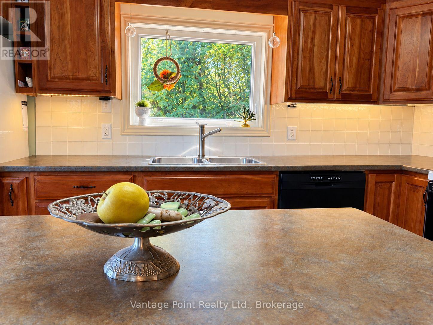 317048 6 & 10 Highway, Chatsworth, Ontario  N0H 1G0 - Photo 15 - X13841728