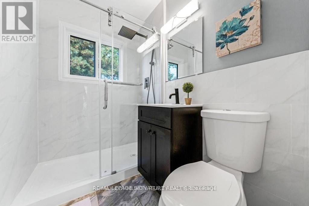 Upper - 11 Mid Pines Road, Toronto (Woburn), Ontario  M1G 2L5 - Photo 11 - E13841664