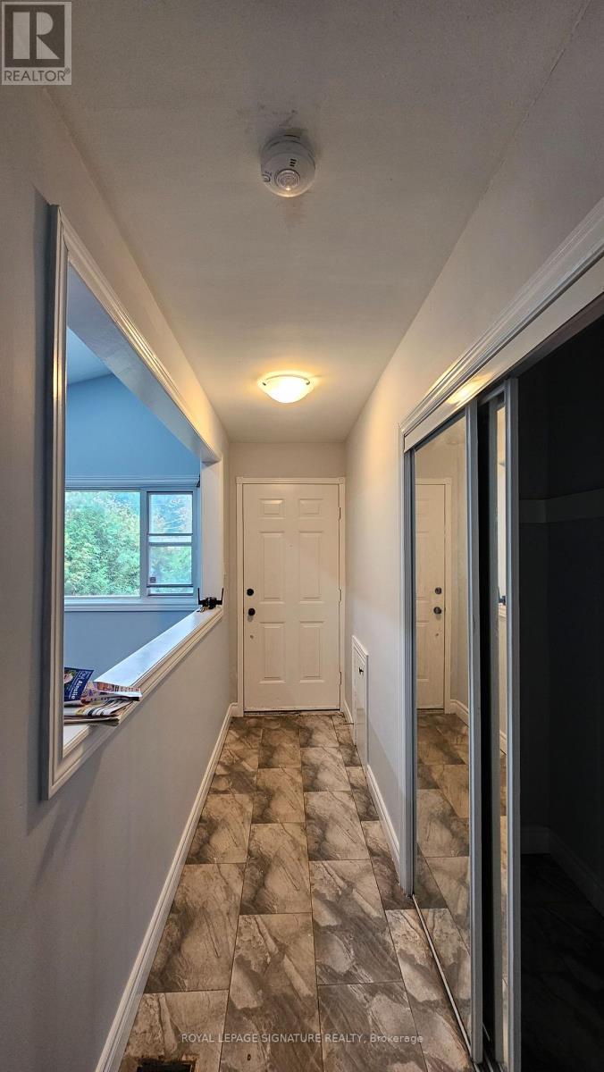 Upper - 11 Mid Pines Road, Toronto (Woburn), Ontario  M1G 2L5 - Photo 2 - E13841664
