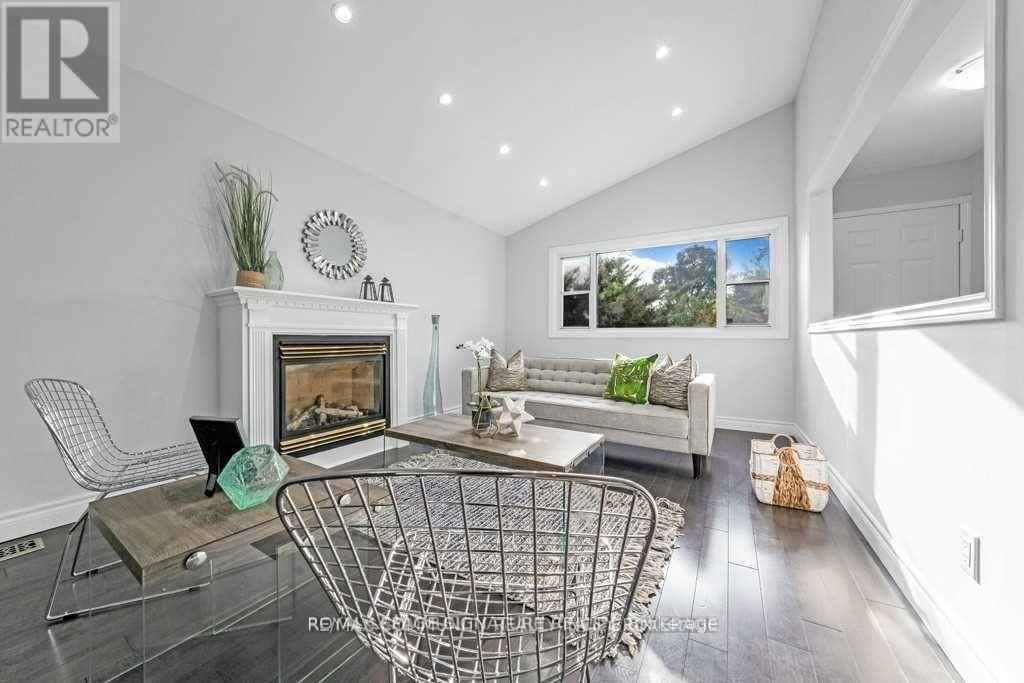 Upper - 11 Mid Pines Road, Toronto (Woburn), Ontario  M1G 2L5 - Photo 5 - E13841664