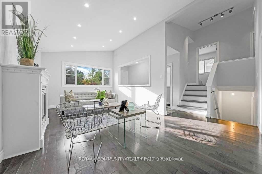Upper - 11 Mid Pines Road, Toronto (Woburn), Ontario  M1G 2L5 - Photo 6 - E13841664