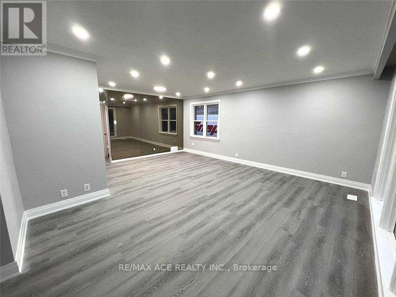 25 Courton Drive, Toronto (Wexford-Maryvale), Ontario  M1R 1K7 - Photo 3 - E13841712