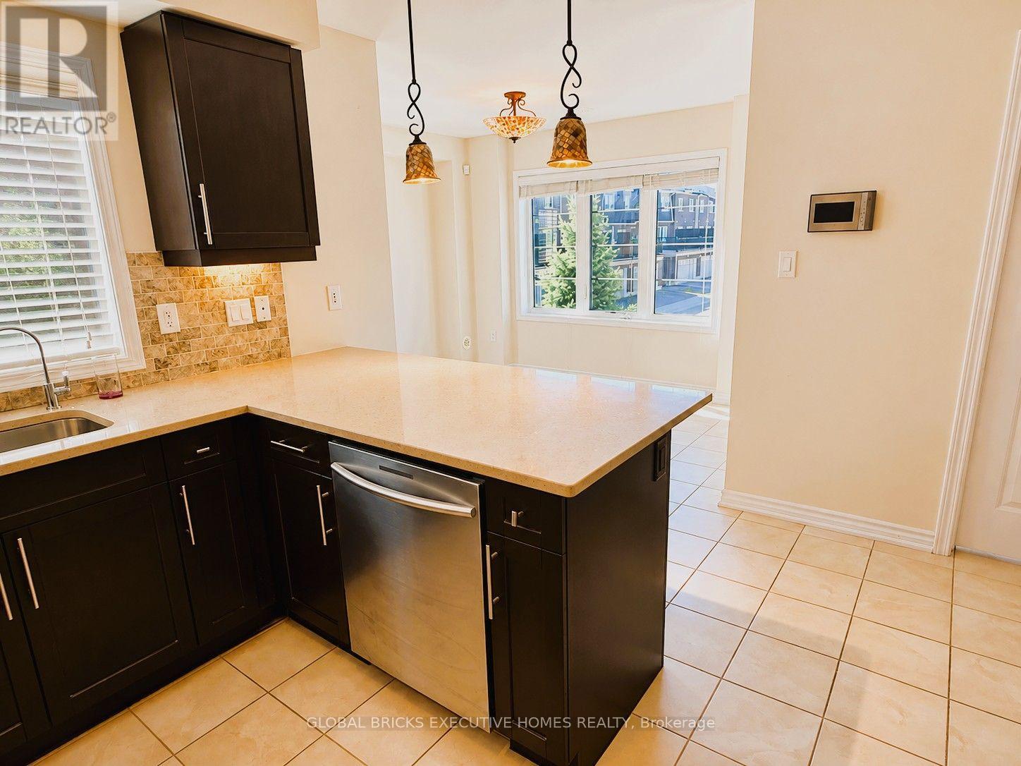 296 Ellen Davidson Drive, Oakville (Go Glenorchy), Ontario  L6M 0V5 - Photo 5 - W13841700