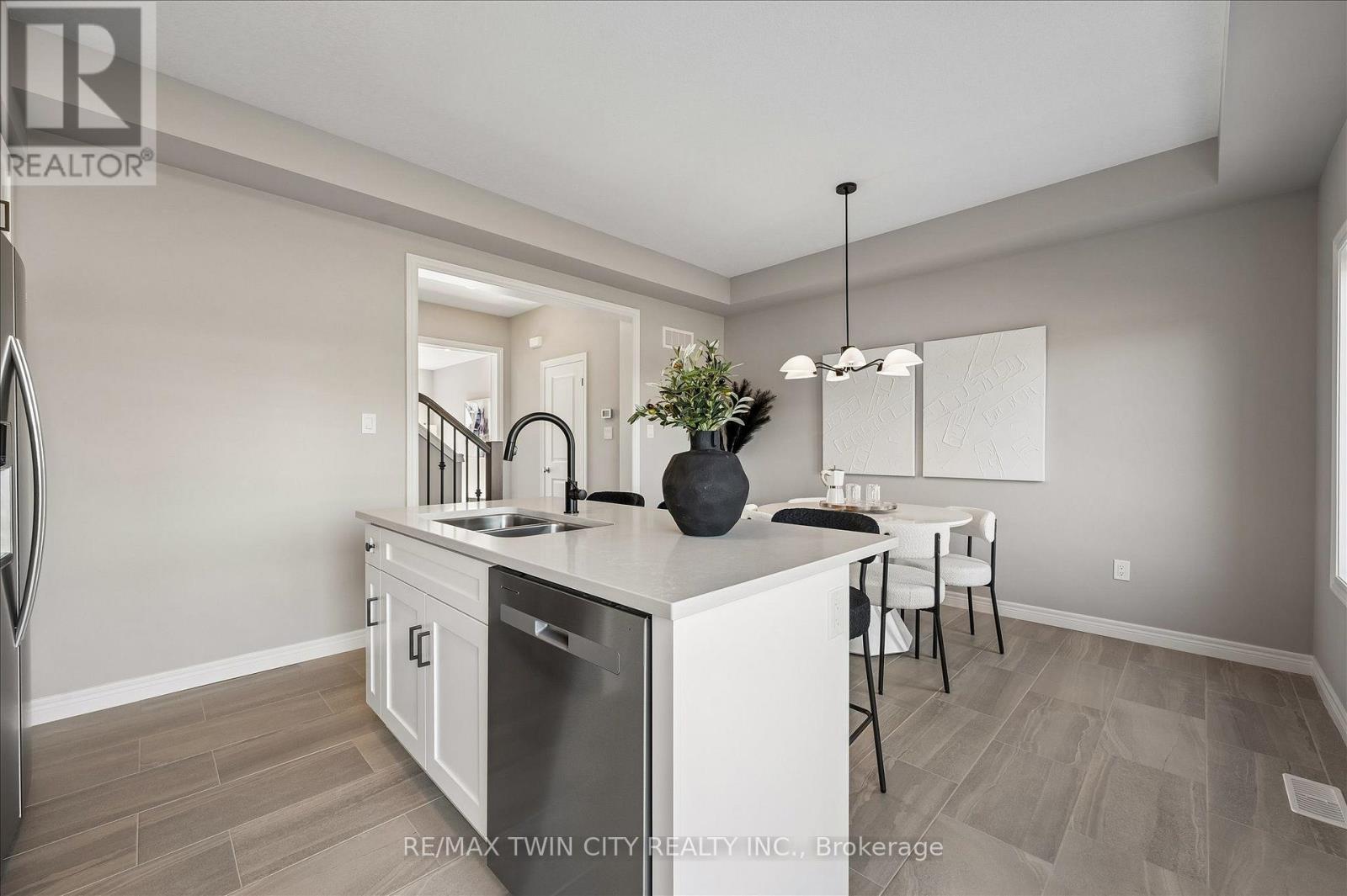 23 Sora Lane, Guelph, Ontario  N1E 0T4 - Photo 11 - X13841702