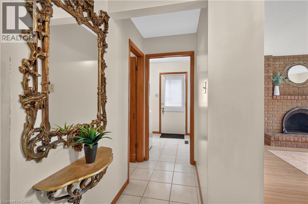 888 Messenger Meadow Drive, Mississauga, Ontario  L5C 3T2 - Photo 19 - 40867010