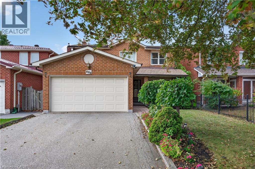 888 Messenger Meadow Drive, Mississauga, Ontario  L5C 3T2 - Photo 2 - 40867010