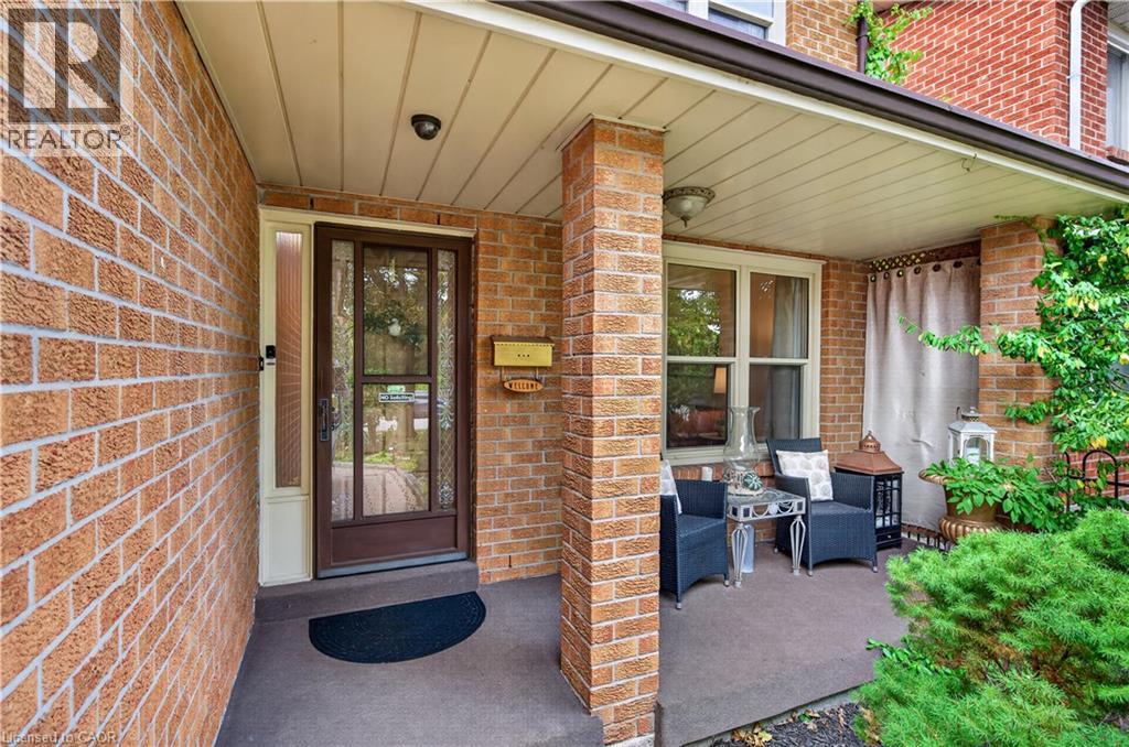 888 Messenger Meadow Drive, Mississauga, Ontario  L5C 3T2 - Photo 5 - 40867010