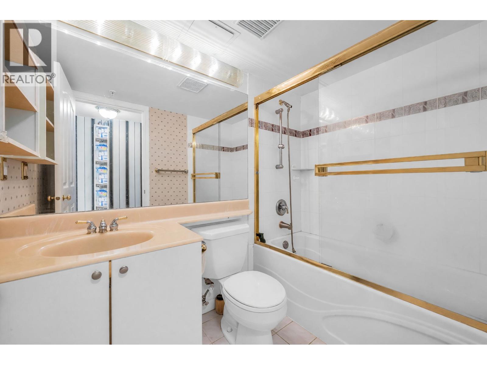 1601 8238 SABA ROAD