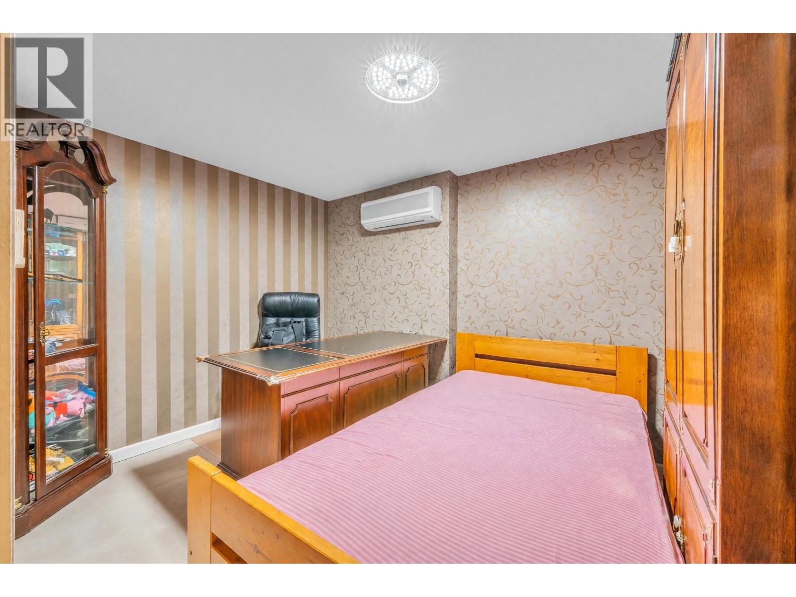 1601 8238 SABA ROAD