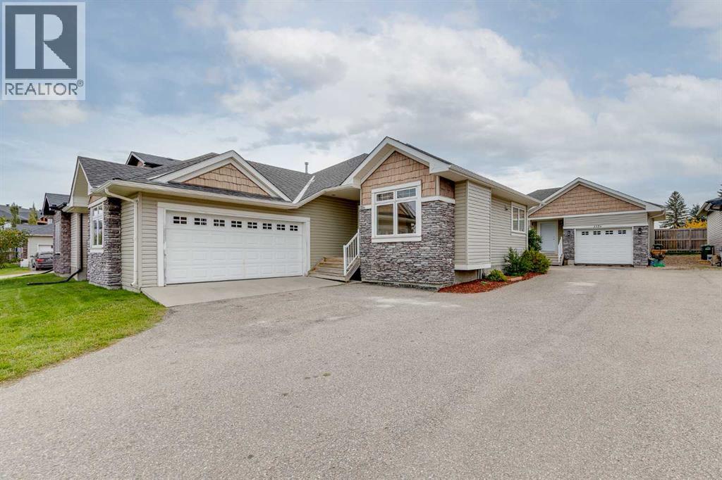 115 Strathmore Lakes Common