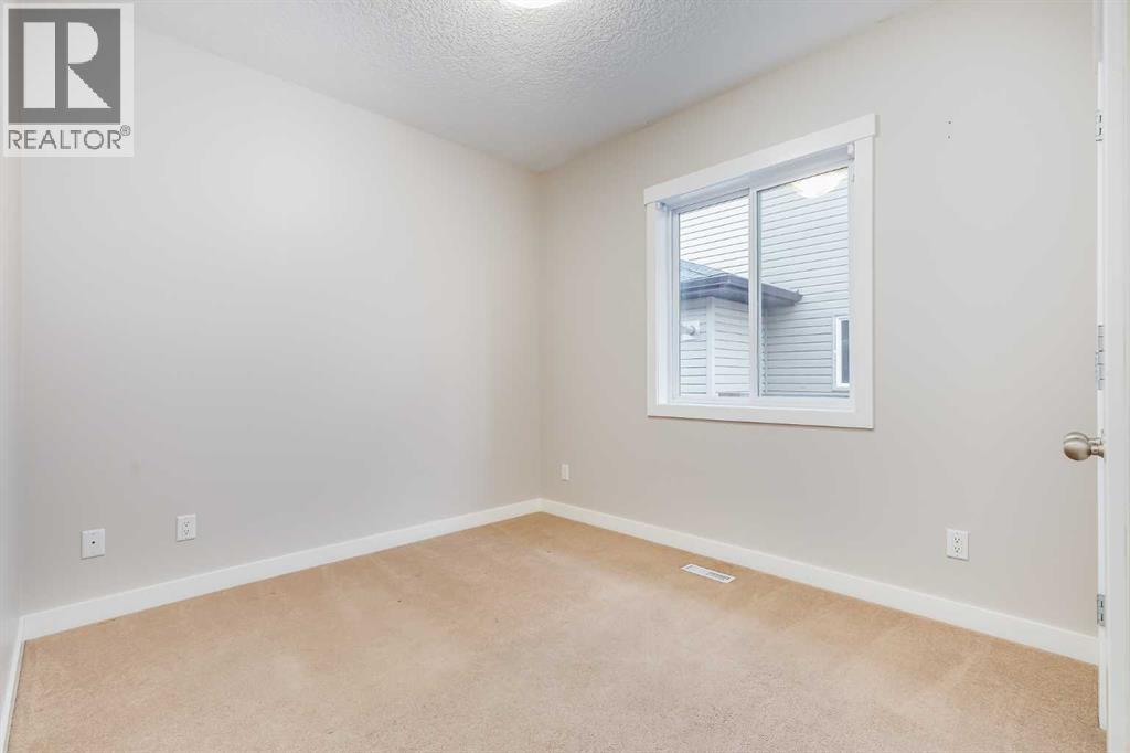 115 Strathmore Lakes Common