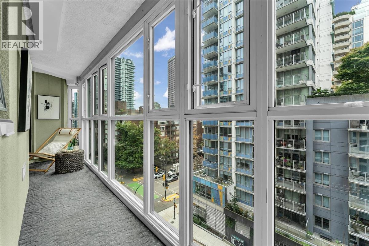 701 1010 BURNABY STREET