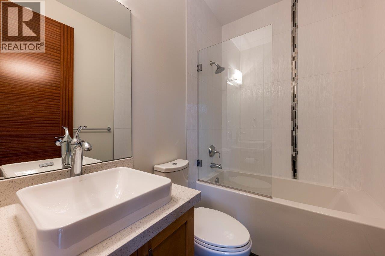 402 2138 Old Dollarton Road, North Vancouver, British Columbia  V7H 1A7 - Photo 8 - R3170798