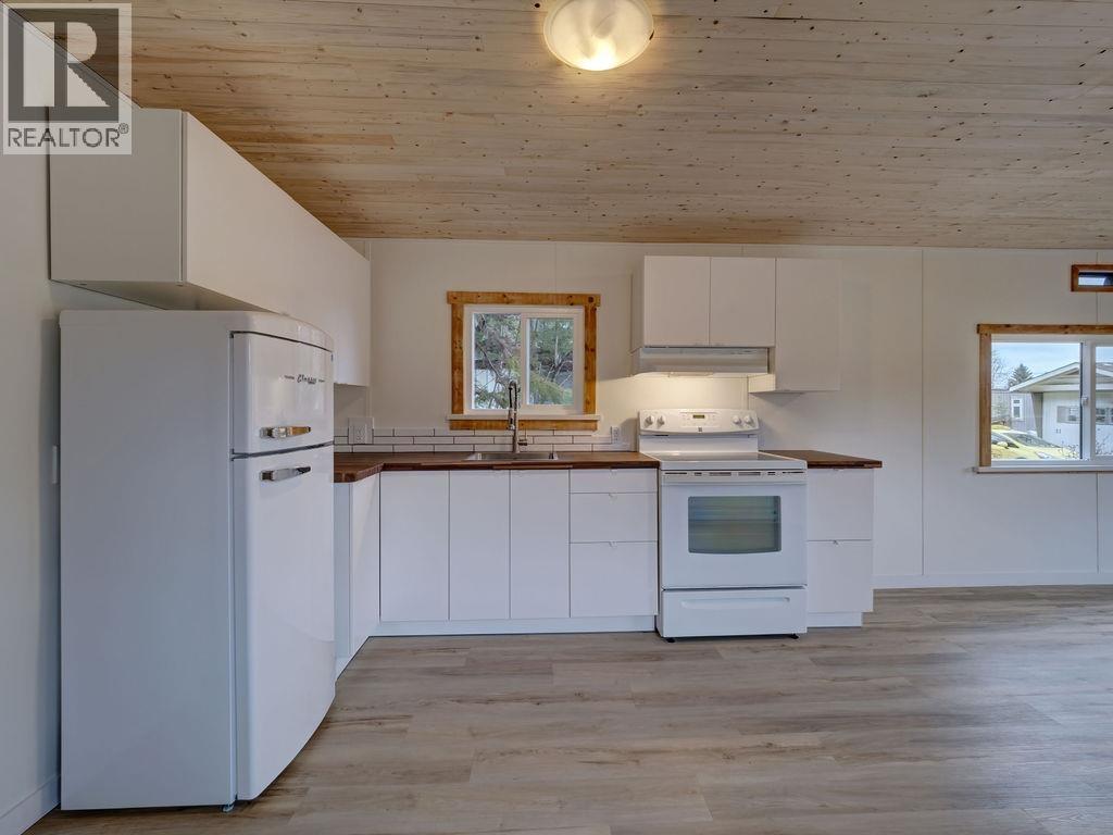 28 1413 Sunshine Coast Highway, Gibsons, British Columbia  V0N 1V5 - Photo 2 - R3170800