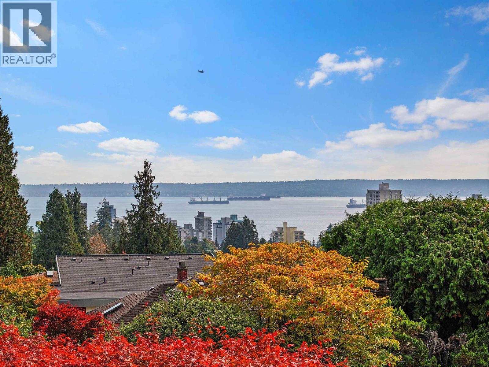 2077 Kings Avenue, West Vancouver, British Columbia  V7V 2B7 - Photo 3 - R3170822