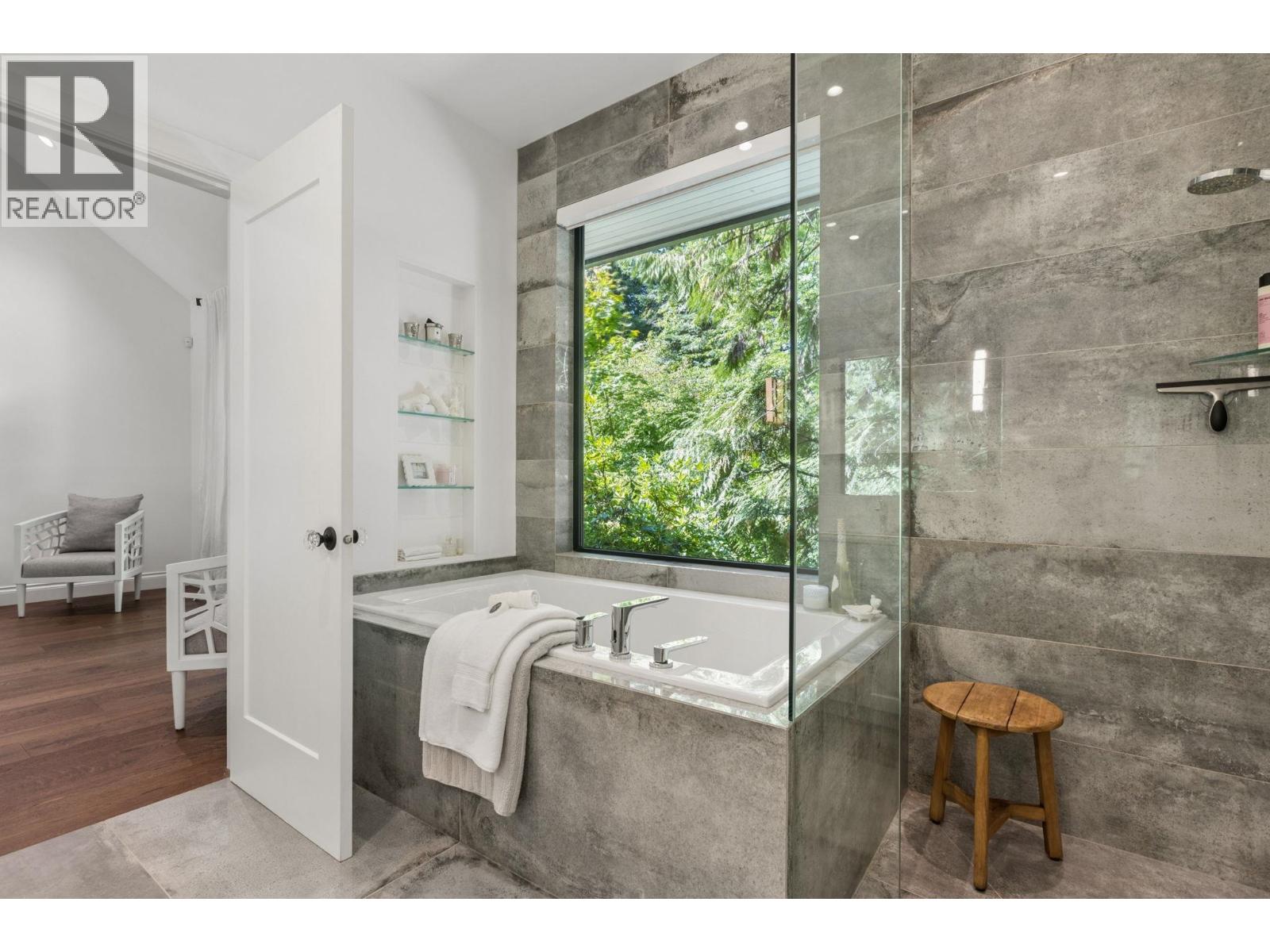 435 Macbeth Crescent, West Vancouver, British Columbia  V7T 1V8 - Photo 18 - R3170844
