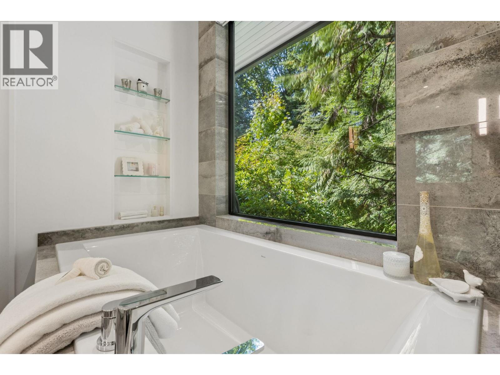 435 Macbeth Crescent, West Vancouver, British Columbia  V7T 1V8 - Photo 19 - R3170844