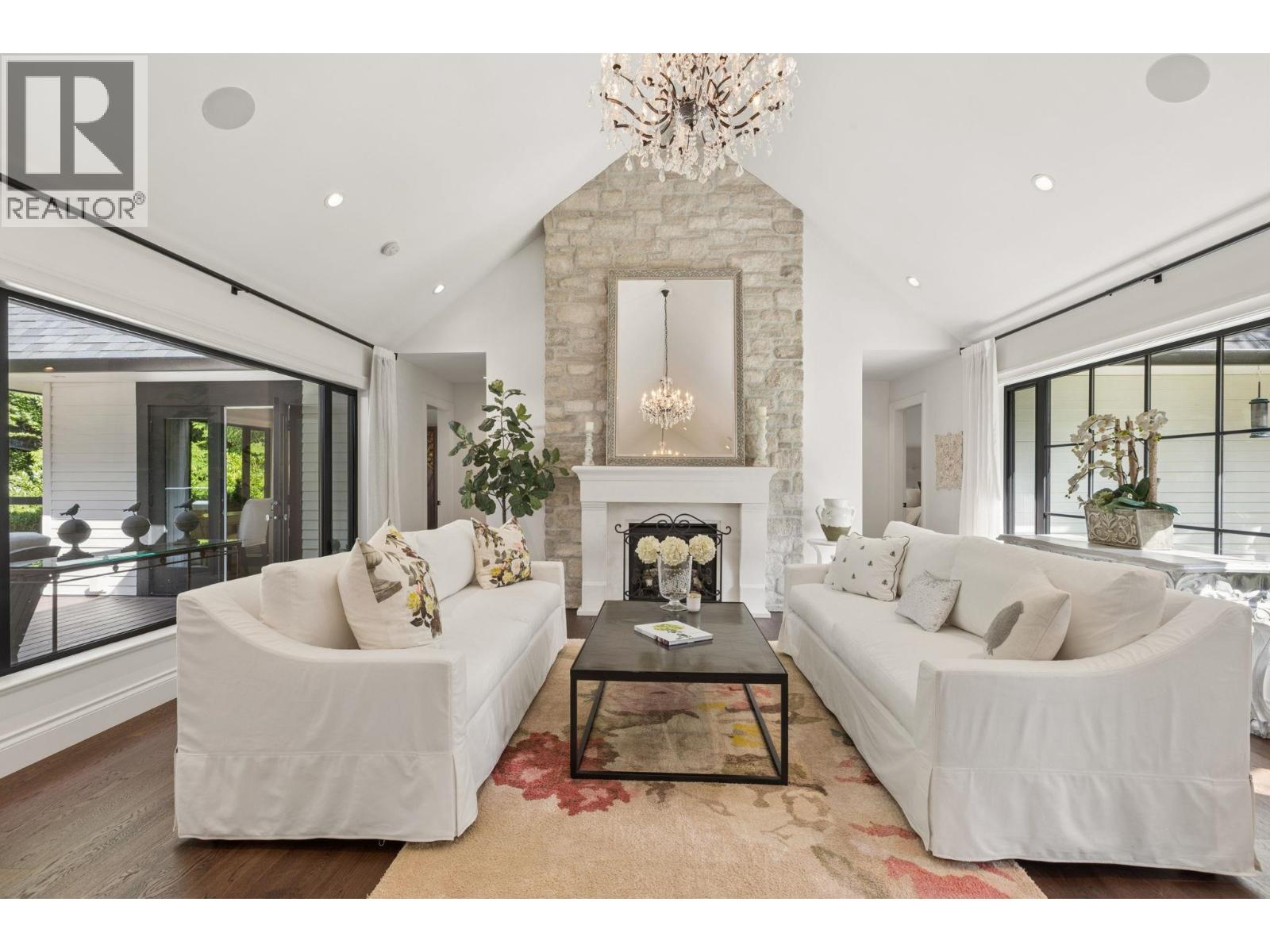 435 Macbeth Crescent, West Vancouver, British Columbia  V7T 1V8 - Photo 5 - R3170844