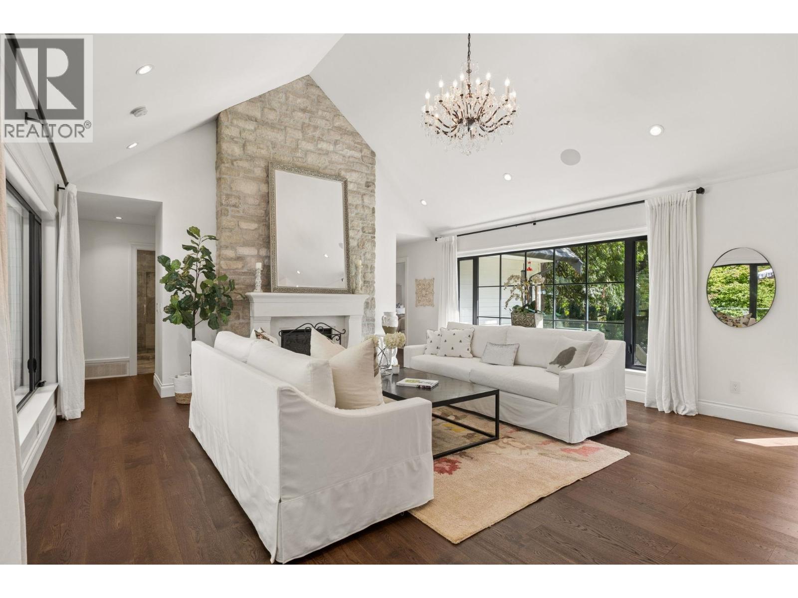 435 Macbeth Crescent, West Vancouver, British Columbia  V7T 1V8 - Photo 6 - R3170844