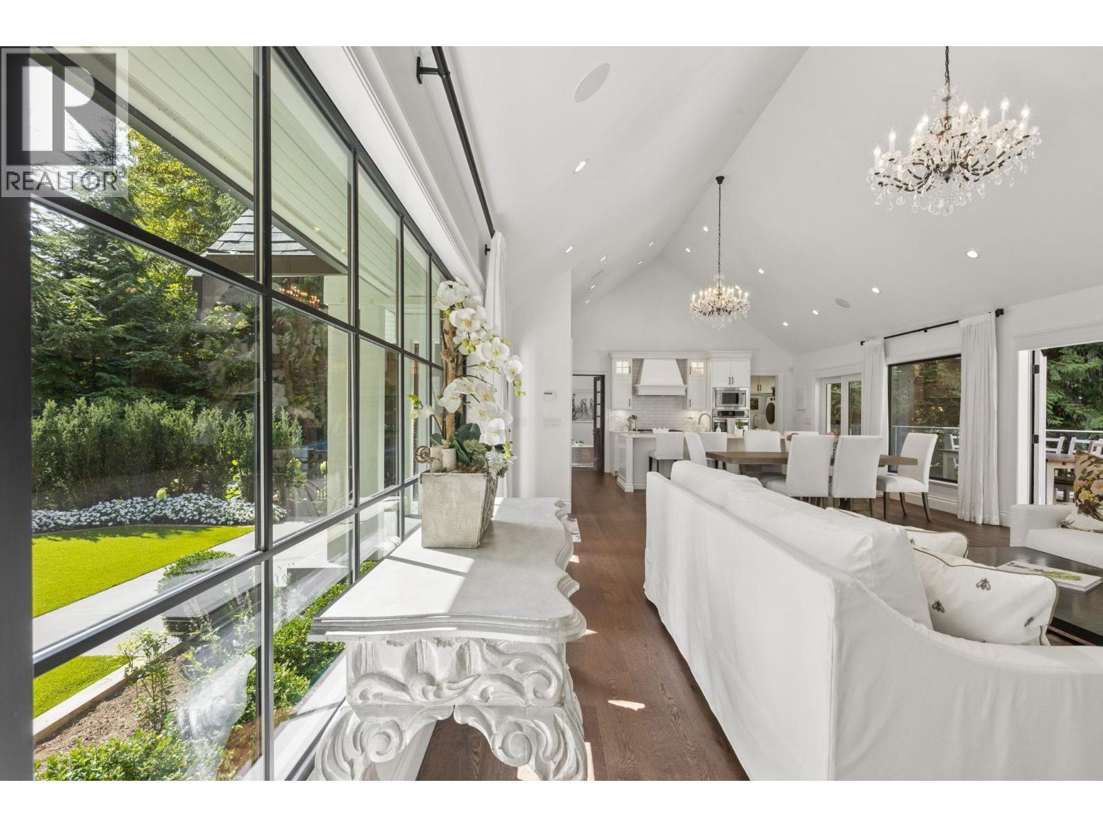 435 Macbeth Crescent, West Vancouver, British Columbia  V7T 1V8 - Photo 9 - R3170844
