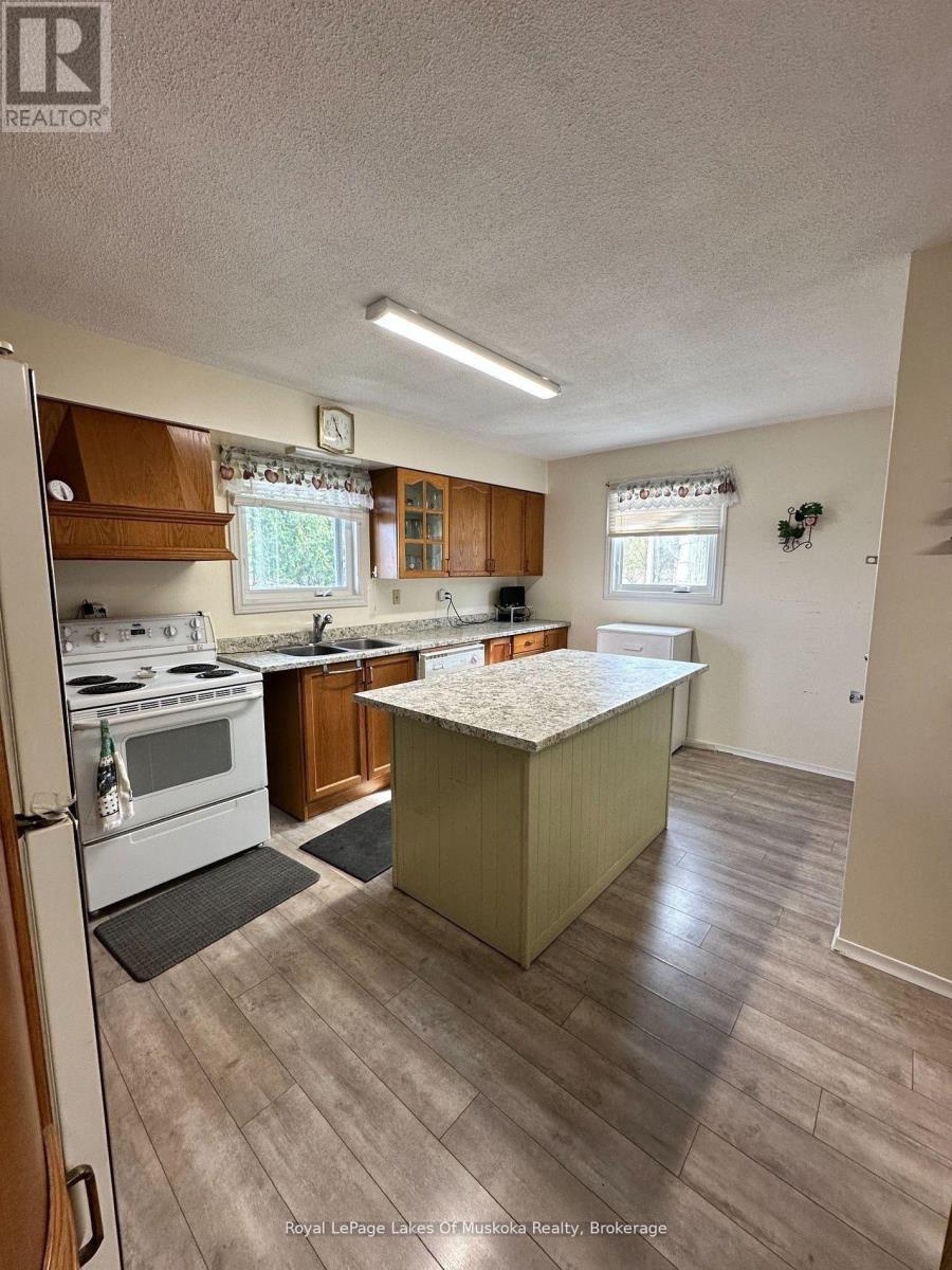 250 Stephenson Rd 12 West Road W, Huntsville, Ontario P0B 1M0 - Photo 11 - X13841778