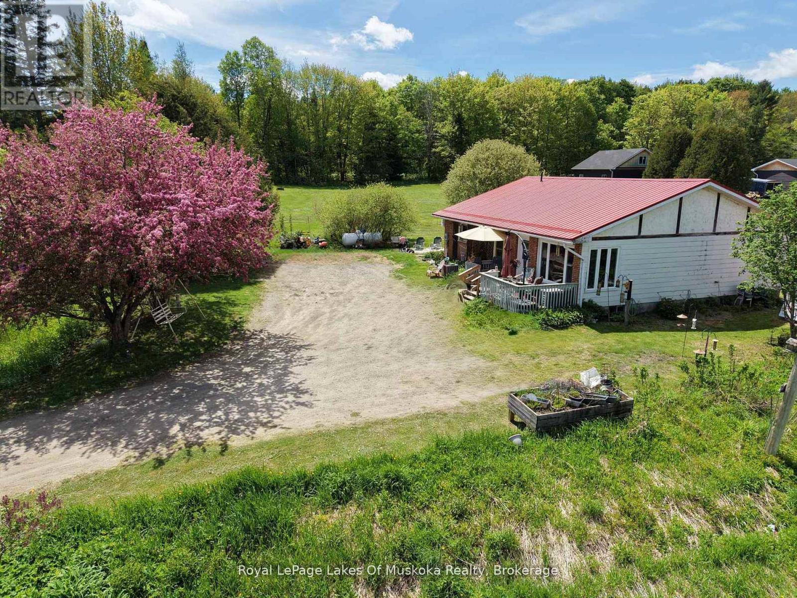 250 Stephenson Rd 12 West Road W, Huntsville, Ontario P0B 1M0 - Photo 4 - X13841778