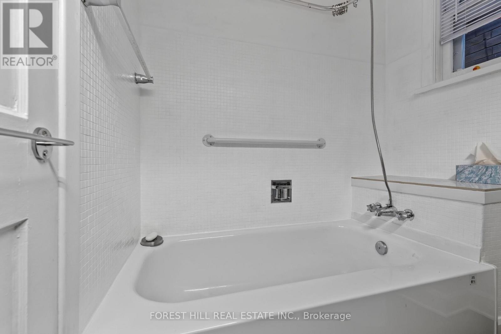 263 Lauder Avenue, Toronto, Ontario  M6E 3H5 - Photo 17 - C13841776