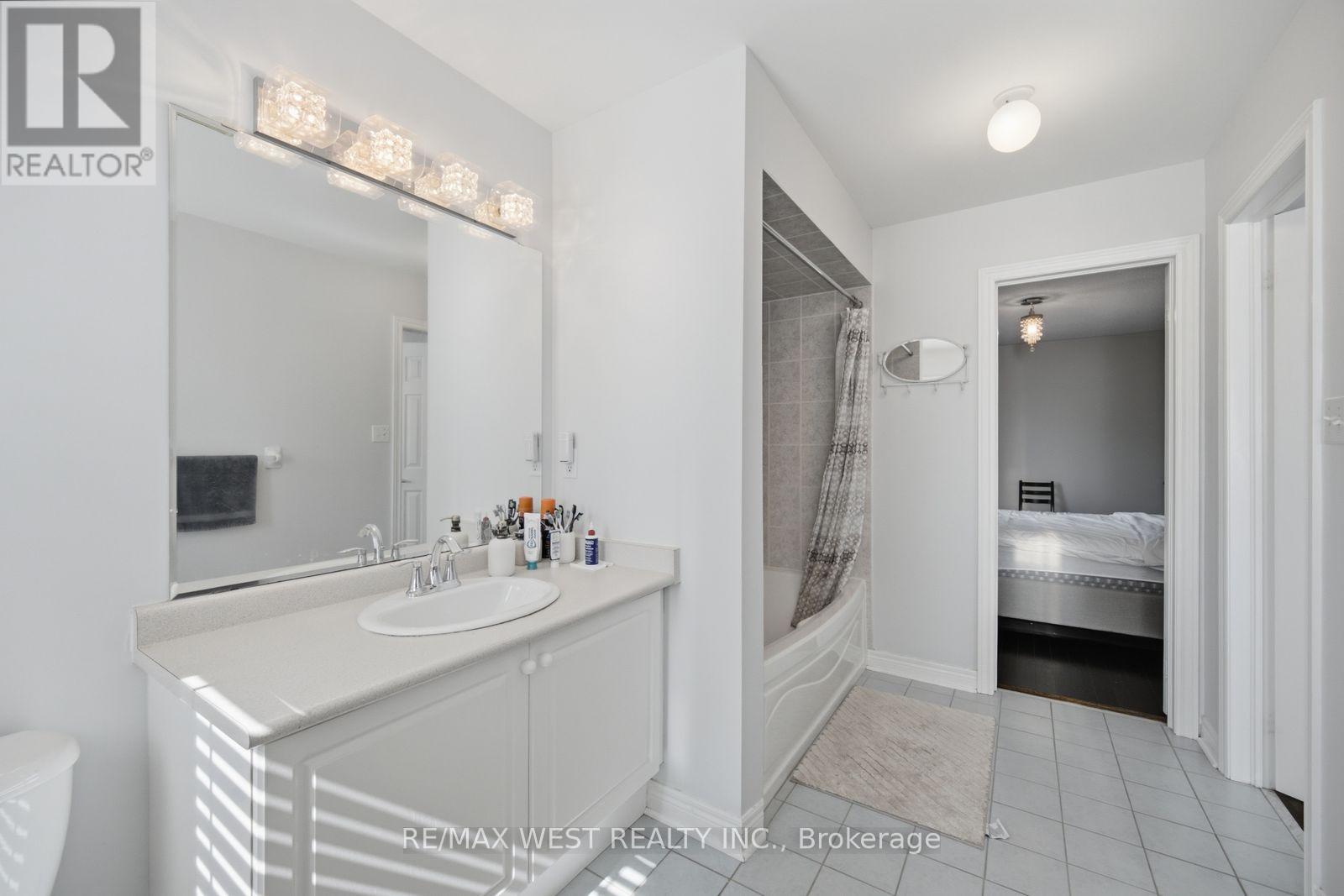 65 Burnhaven Avenue, Vaughan (Maple), Ontario  L6A 2P2 - Photo 28 - N13841756