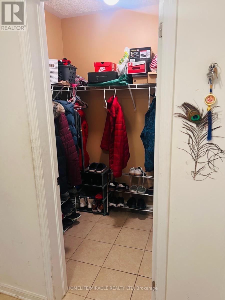 Upper Main - 17 Agricola Road, Brampton (Northwest Brampton), Ontario  L7A 0V1 - Photo 12 - W13841768