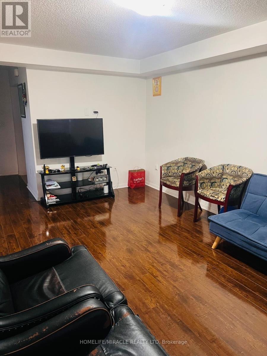 Upper Main - 17 Agricola Road, Brampton (Northwest Brampton), Ontario  L7A 0V1 - Photo 3 - W13841768