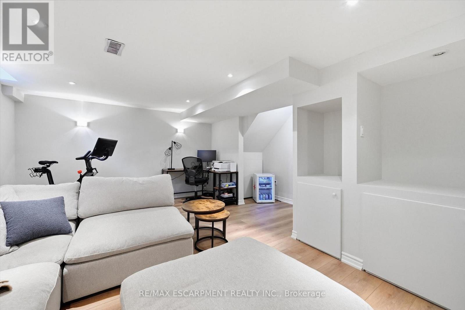 5035 Corporate Drive, Burlington, Ontario  L7L 7L5 - Photo 33 - W13841780