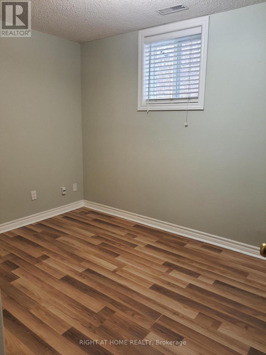 5260 Floral Hill-Basement Crescent, Mississauga (East Credit), Ontario  L5V 1V4 - Photo 12 - W13841696