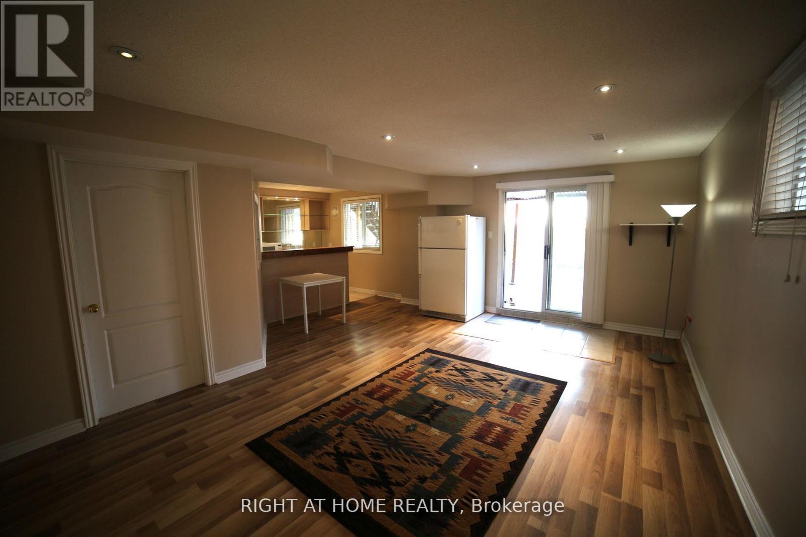 5260 Floral Hill-Basement Crescent, Mississauga (East Credit), Ontario  L5V 1V4 - Photo 3 - W13841696