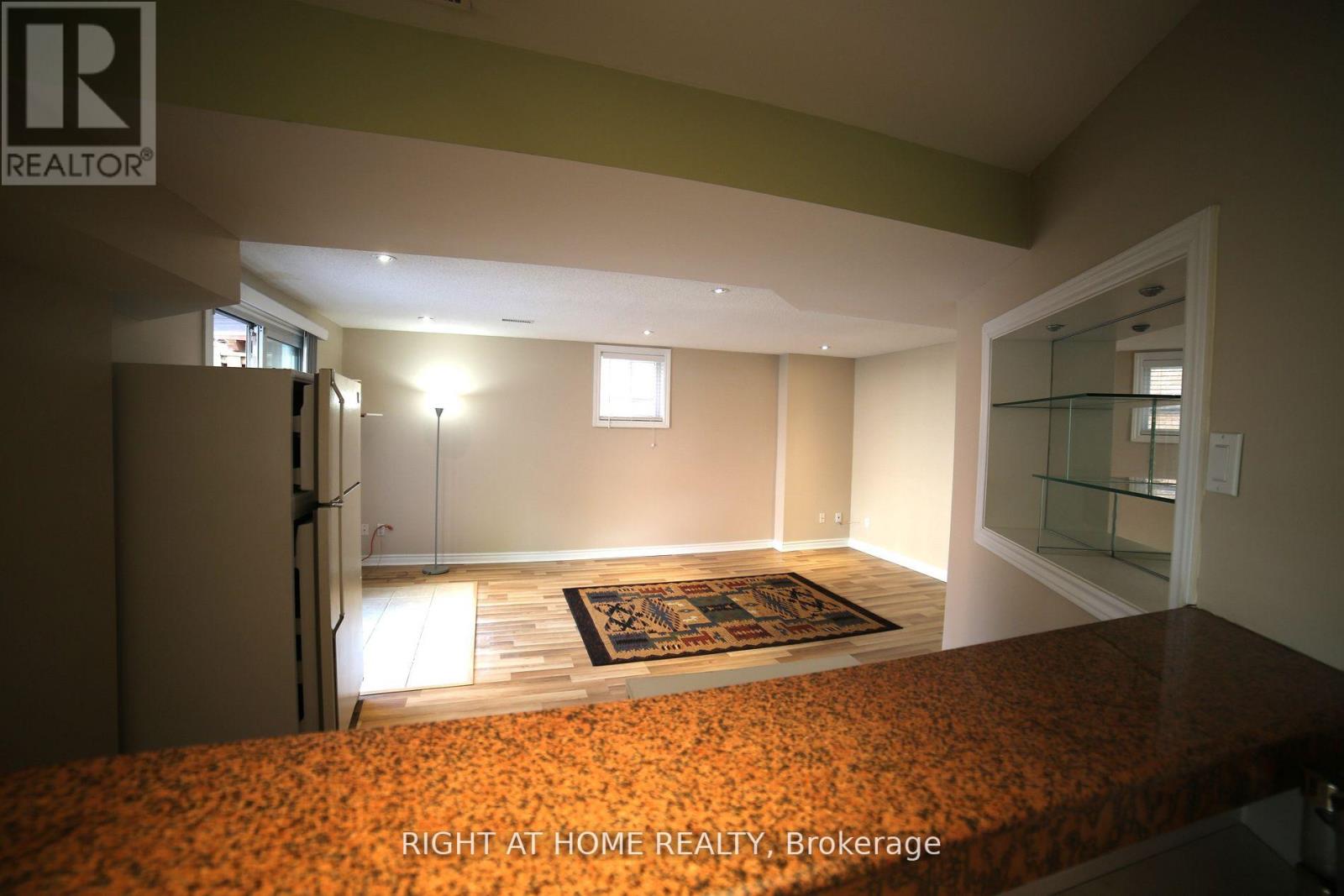 5260 Floral Hill-Basement Crescent, Mississauga (East Credit), Ontario  L5V 1V4 - Photo 7 - W13841696