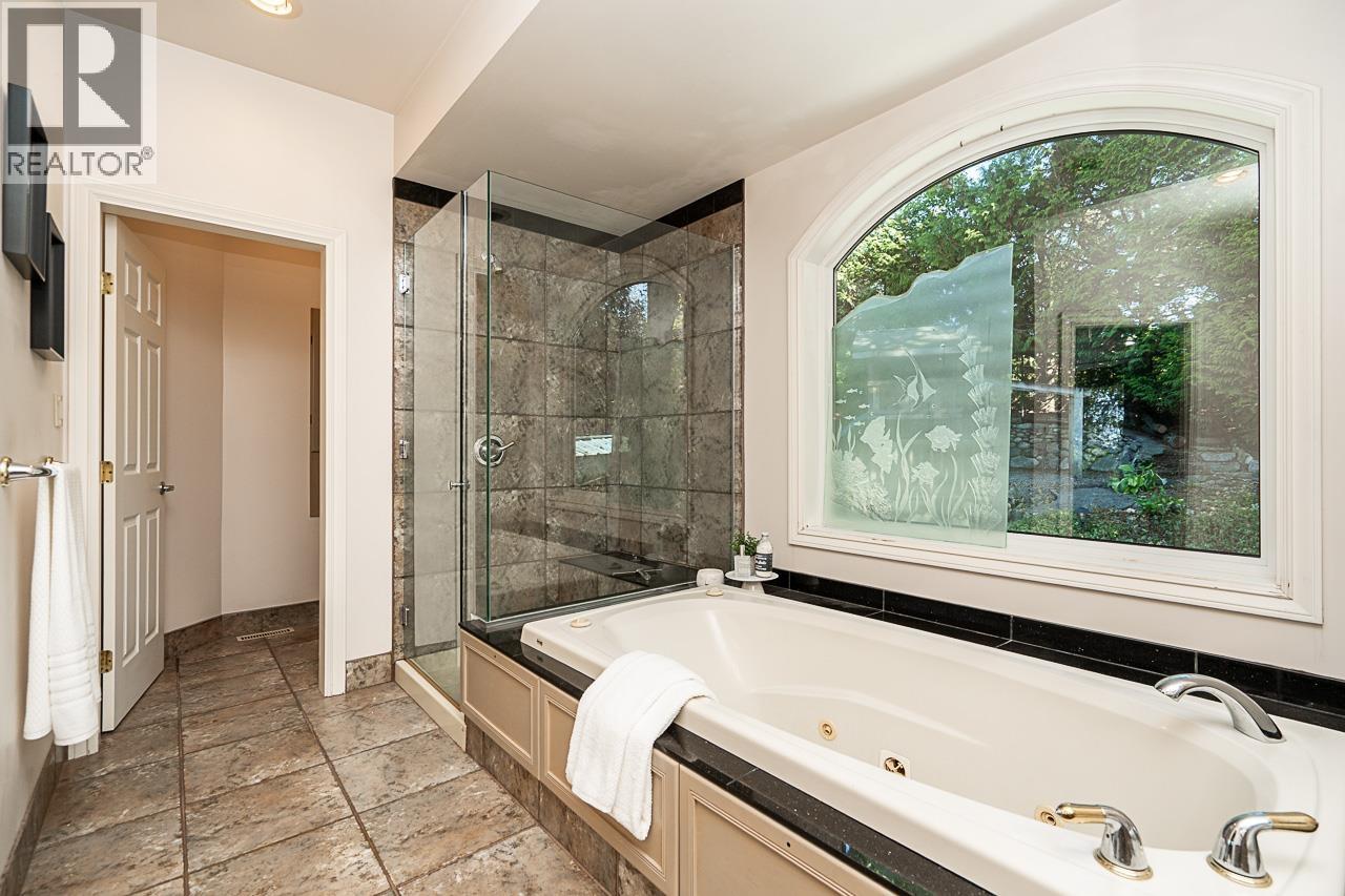 6469 Marine Drive, Burnaby, British Columbia  V3N 2Y5 - Photo 17 - R3170541
