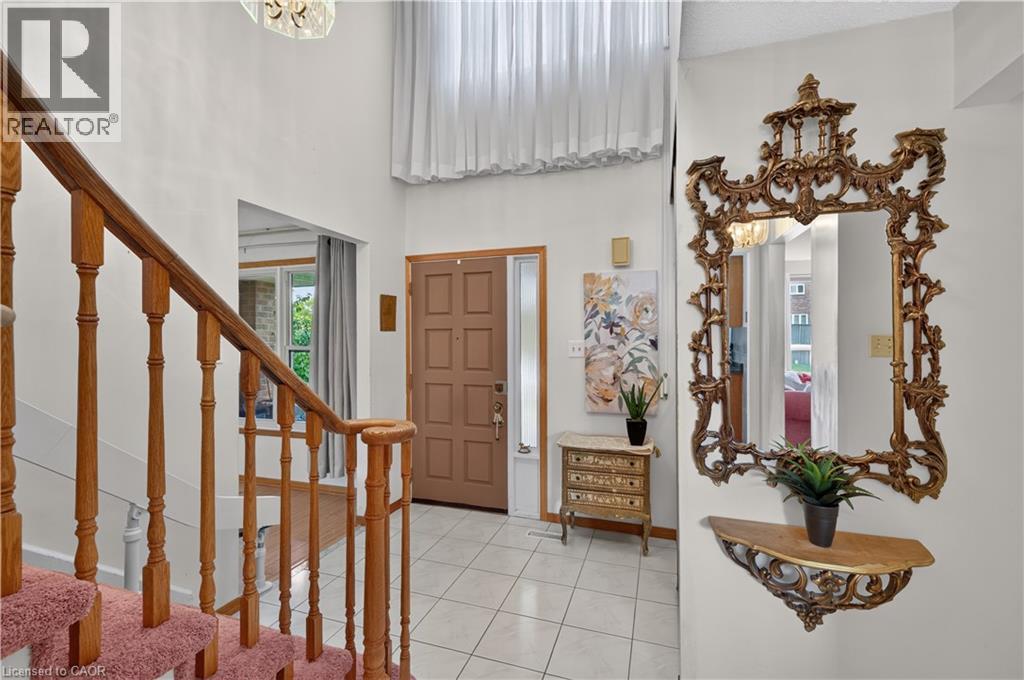888 Messenger Meadow Drive, Mississauga, Ontario  L5C 3T2 - Photo 6 - 40867010