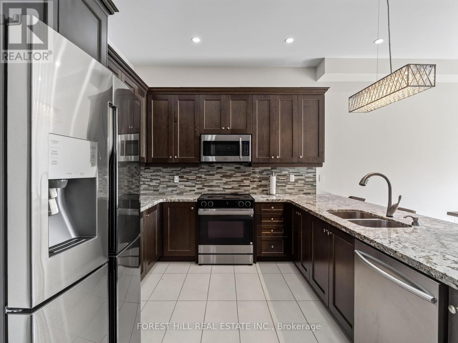 18 Hackwood Crescent, Aurora, Ontario  L4G 0V1 - Photo 14 - N13841816