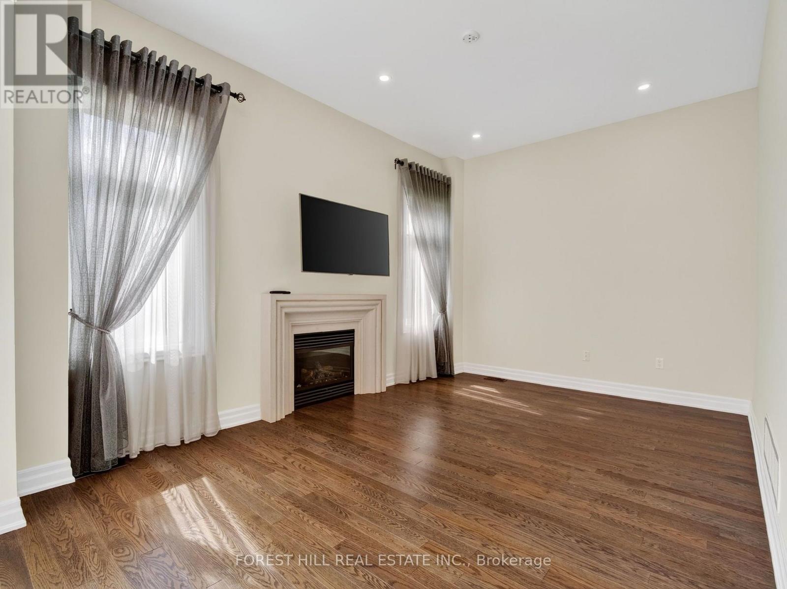18 Hackwood Crescent, Aurora, Ontario  L4G 0V1 - Photo 18 - N13841816