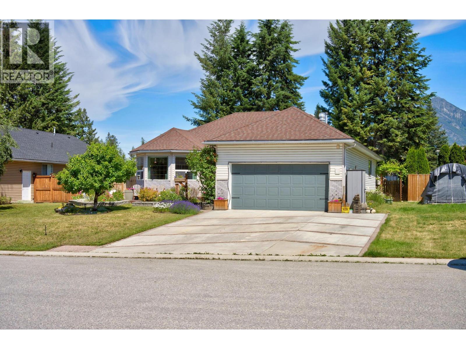 1505 Cedar Street, Golden, British Columbia  V0A 1H6 - Photo 87 - 10402236