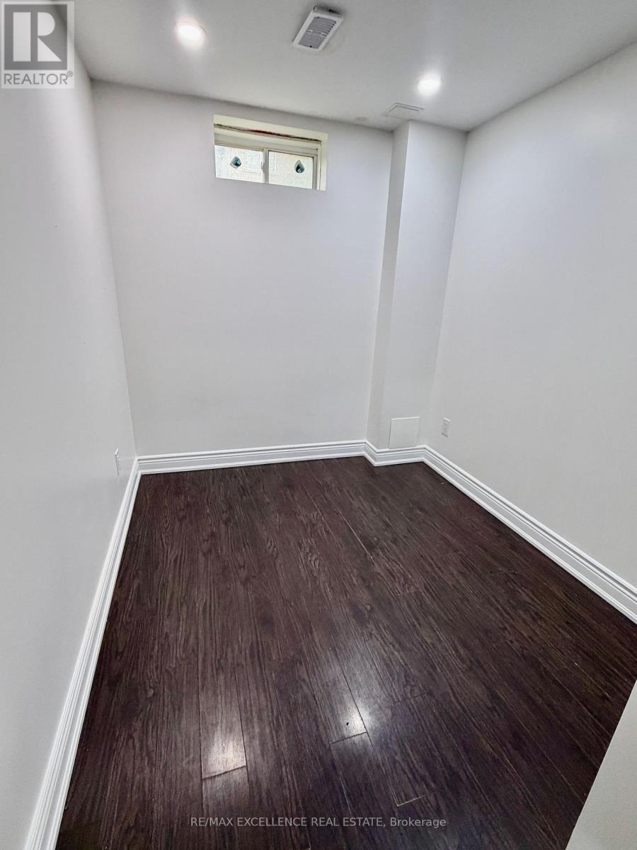 Bsmt - 24 Lanark Circle, Brampton, Ontario  L6X 5L3 - Photo 11 - W13841852