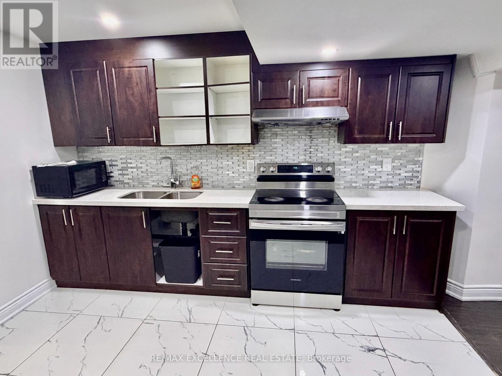 Bsmt - 24 Lanark Circle, Brampton, Ontario  L6X 5L3 - Photo 6 - W13841852